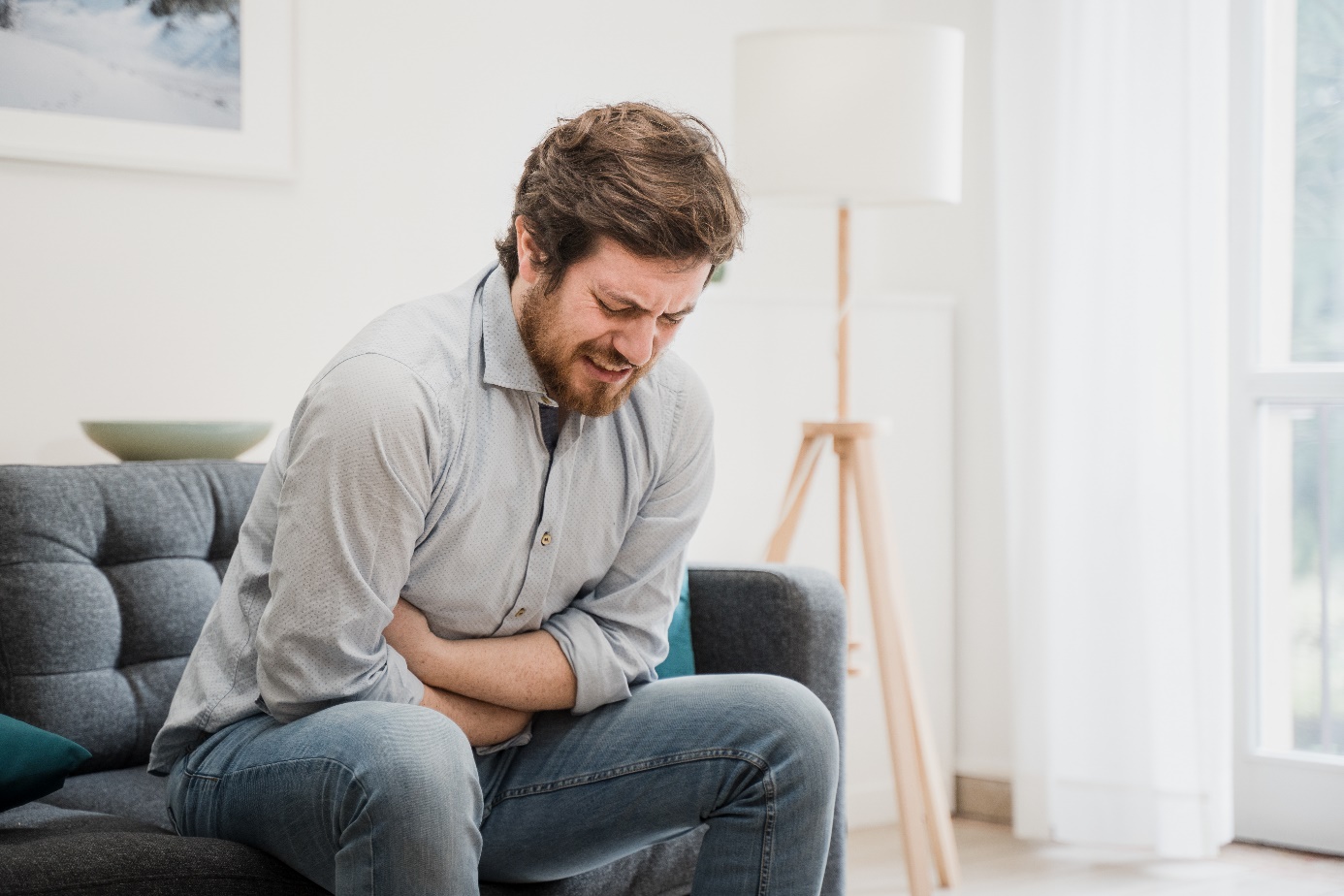 A dor na parte superior do abdómen é o sintoma mais comum das úlceras gástricas e duodenais: Getty Images A dor na parte superior do abdómen é o sintoma mais comum das úlceras gástricas e duodenais.