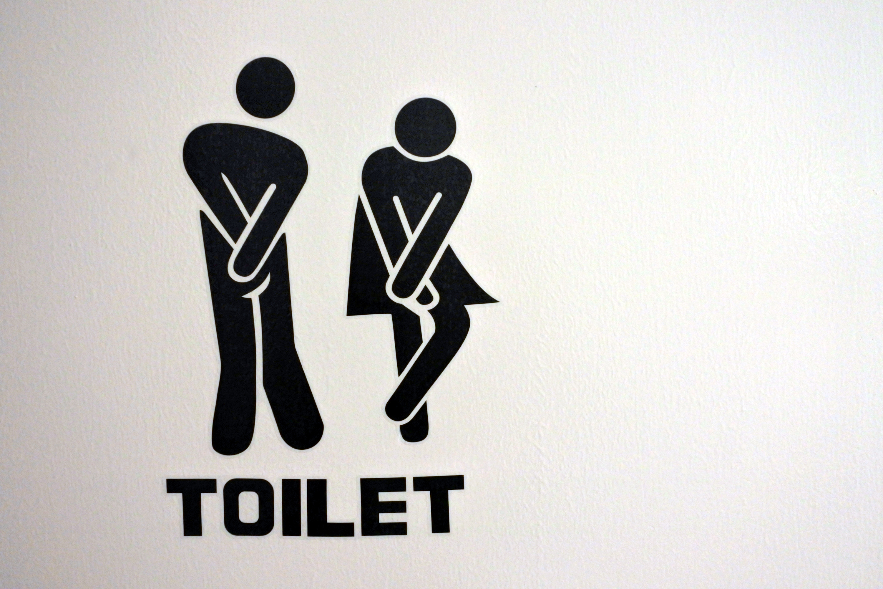 Um dos sintomas da inflamação do trato urinário é o uso frequente da casa de banho: Getty Images Um dos sintomas da inflamação do trato urinário é o uso frequente da casa de banho