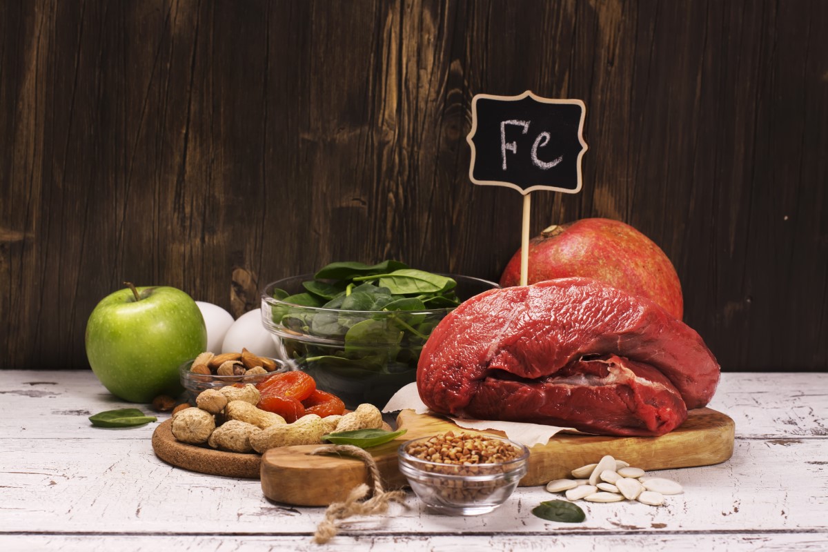 A causa provocadora depende também da medida em que uma dieta com um teor acrescido de ferro - Fe - pode ajudar: Getty Images Alimentos para anemia - produtos com Fe - tabela de ferro