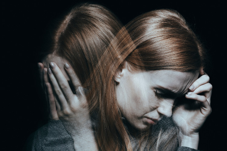 Depressão e outras doenças mentais. Fonte: Getty Images mulher triste com t-shirt preta