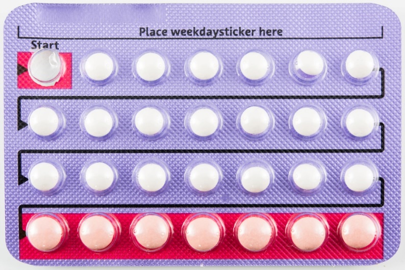 Blister mensal de contraceptivos hormonais sob a forma de comprimidos orais Fonte: Getty Images Blister mensal de contraceptivos hormonais sob a forma de comprimidos orais