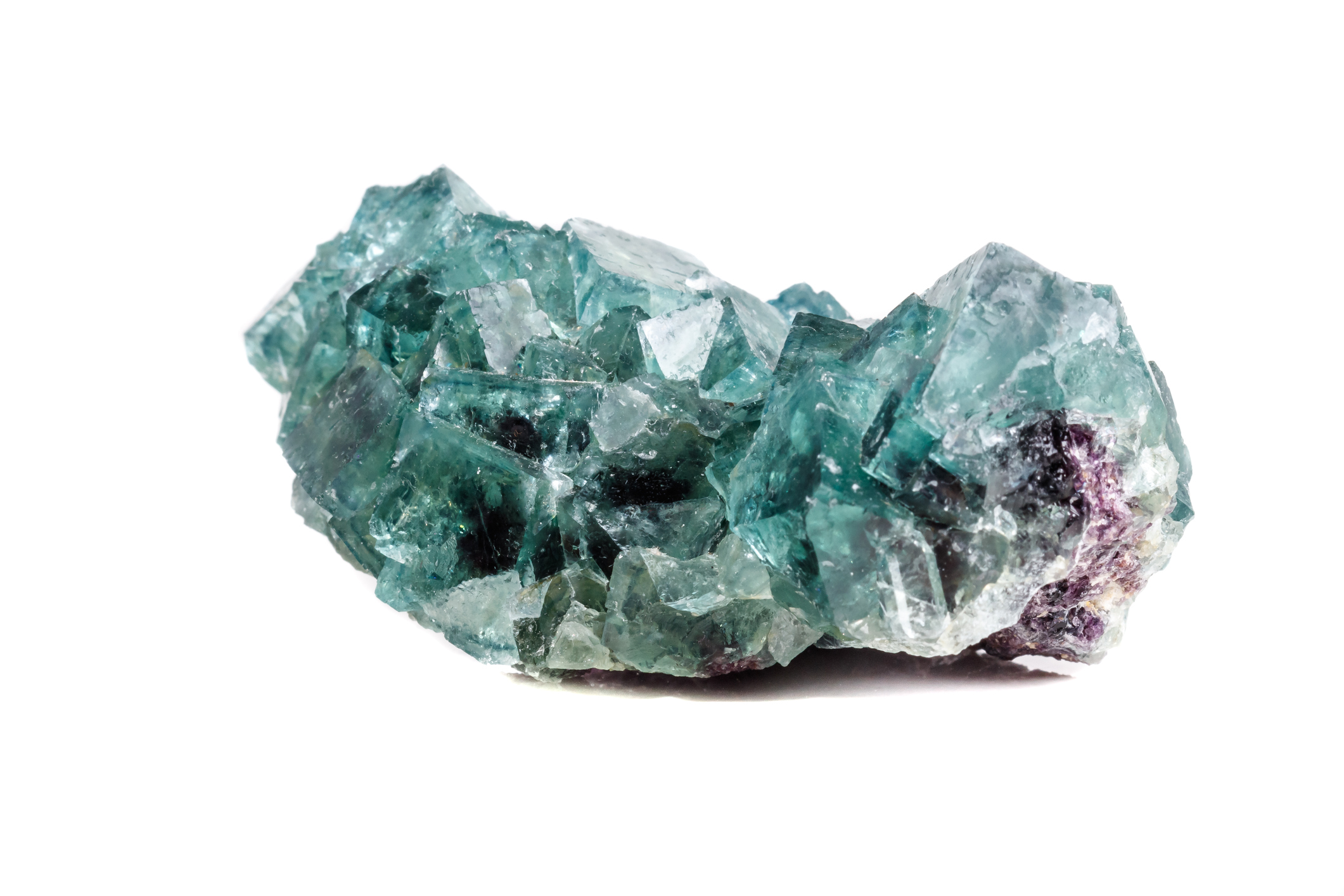 A principal fonte natural de flúor é o mineral fluorite, do qual deriva o nome do próprio elemento: Getty Images Fluorite