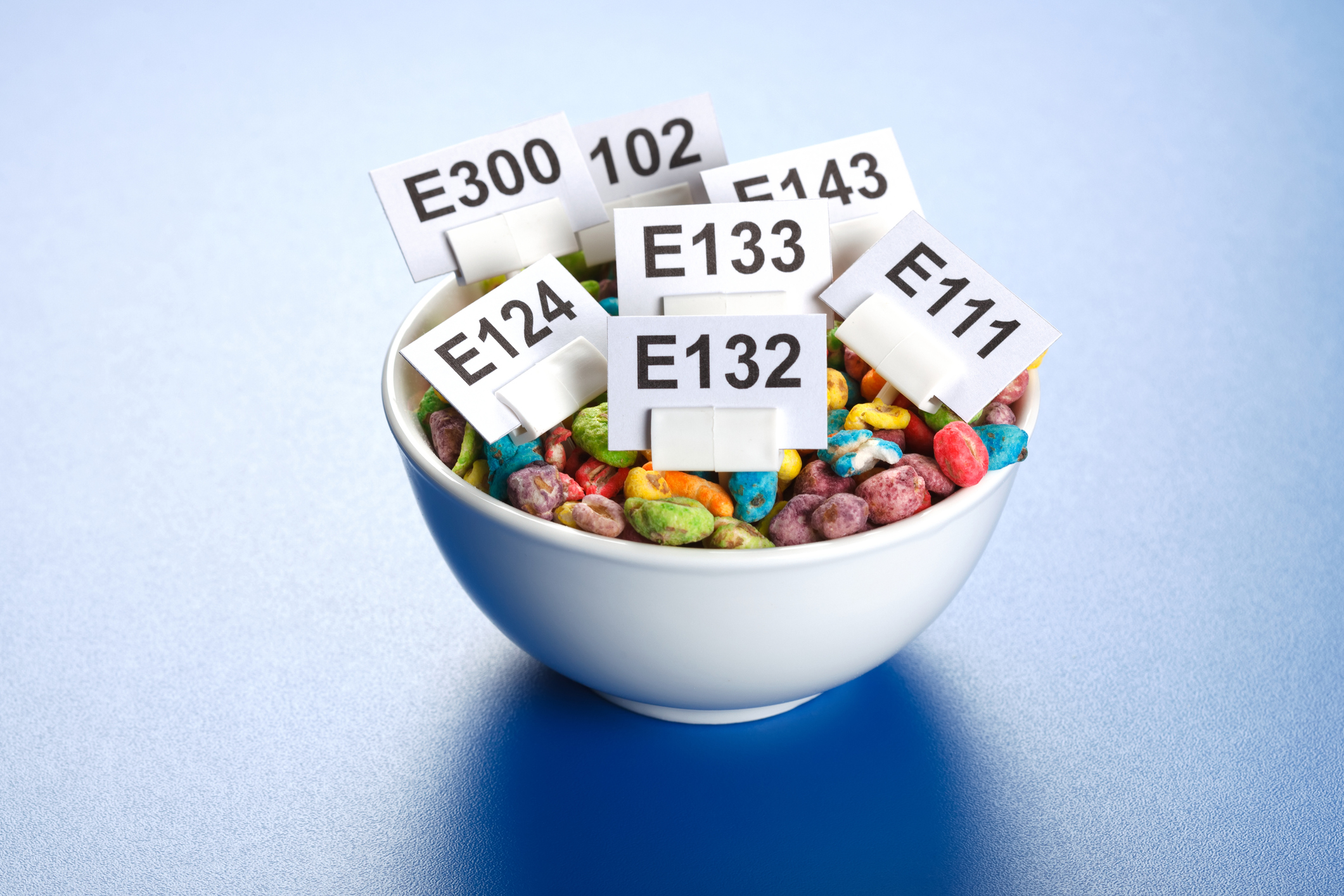 Os fosfatos são principalmente utilizados na indústria alimentar como estabilizadores, emulsionantes, humectantes, endurecedores ou espessantes: Getty Images Os fosfatos são principalmente utilizados na indústria alimentar como estabilizadores, emulsionantes, humectantes, endurecedores ou espessantes.