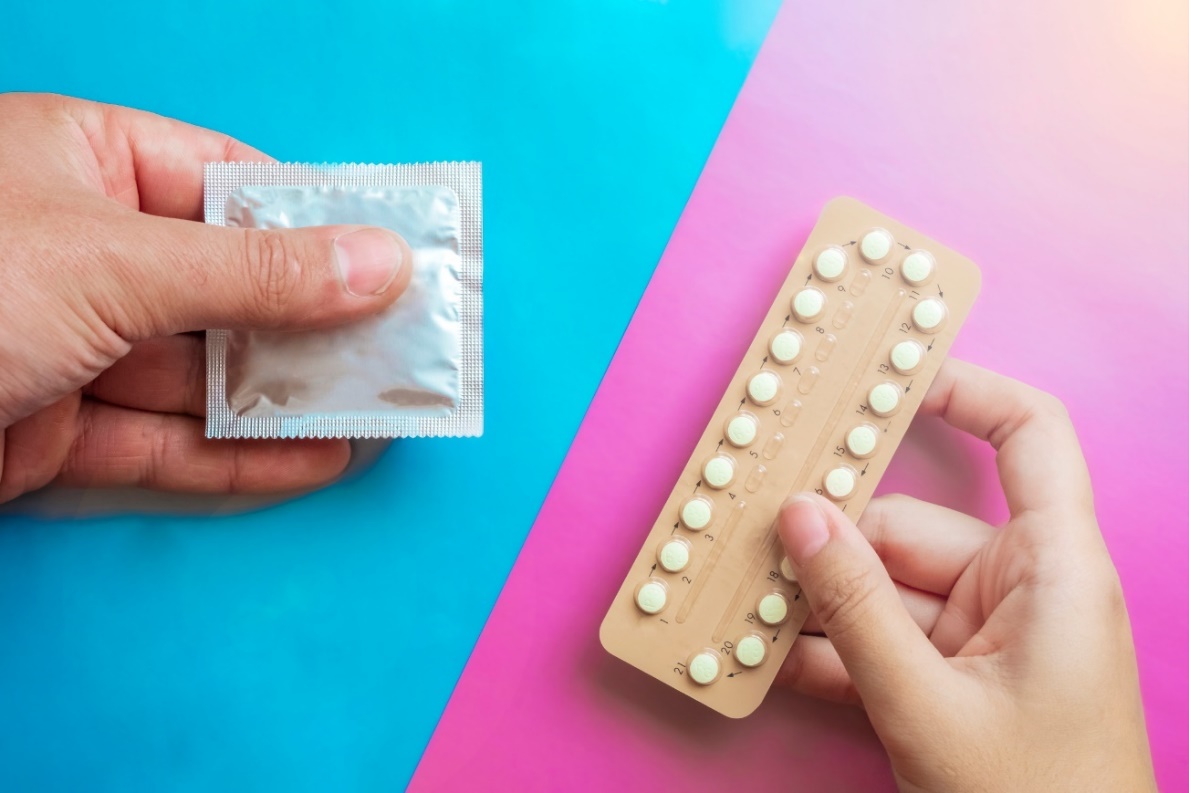 Proteção sexual: preservativo e contraceção hormonal. Fonte: Getty Images Proteção sexual: preservativo e contraceção hormonal