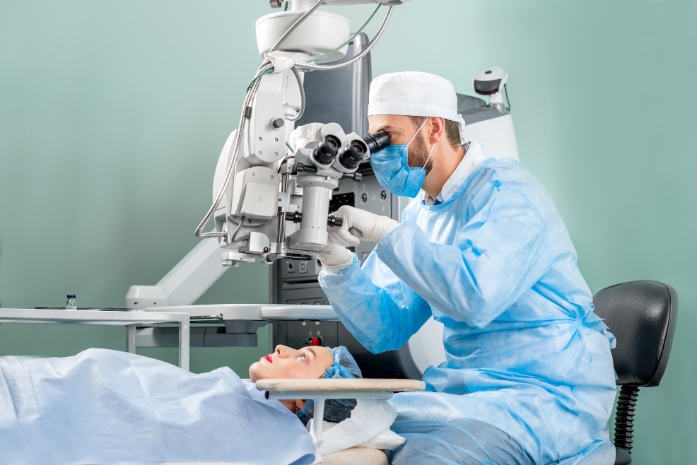 Cirurgia ocular a laser. Fonte: Getty Images Cirurgia ocular a laser