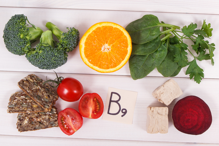 Com uma alimentação óptima e um bom estilo de vida, a ingestão de vitamina B9 é geralmente suficiente. Fonte: Thinkstock Frutas, legumes e o sinal B9