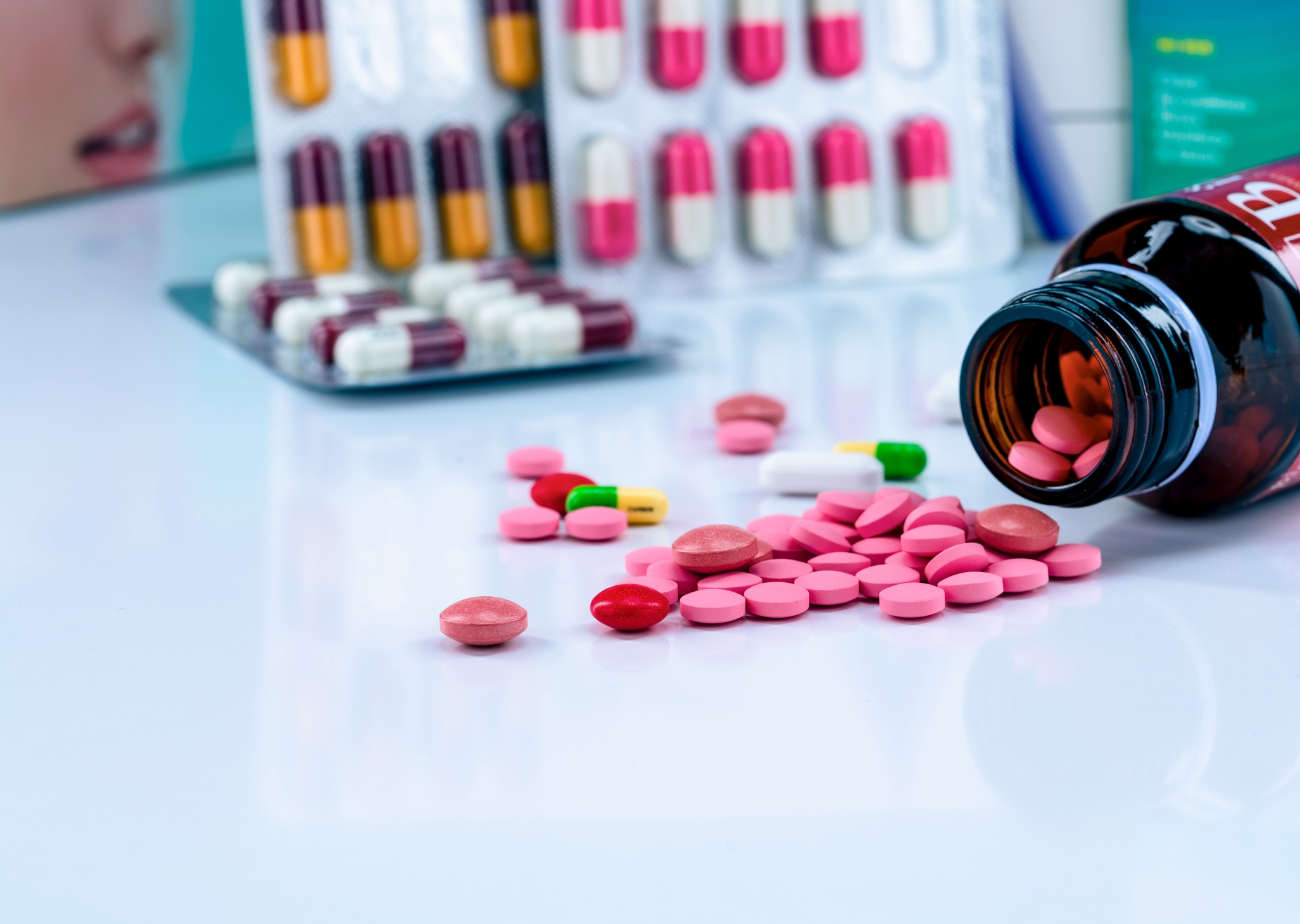 Os antibióticos são utilizados para tratar doenças infecciosas causadas por bactérias: Getty Images Os antibióticos são utilizados para tratar doenças infecciosas causadas por bactérias.