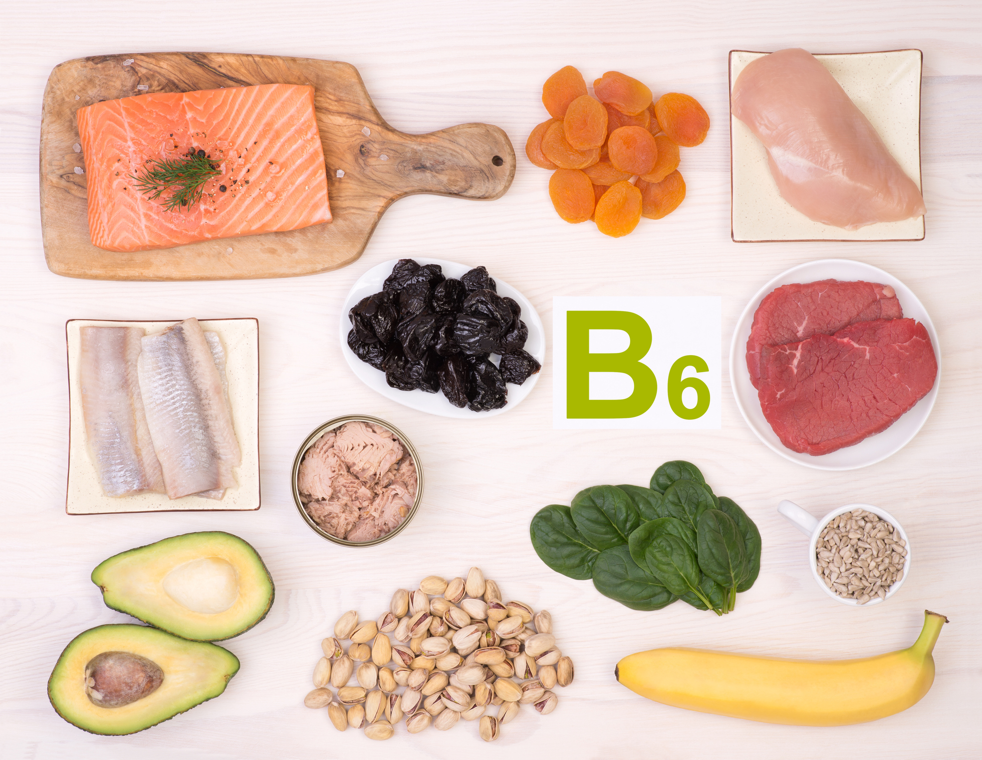 As fontes alimentares de vitamina B6 incluem o atum, os espinafres, as bananas e os abacates: Getty Images Fontes de vitamina B6