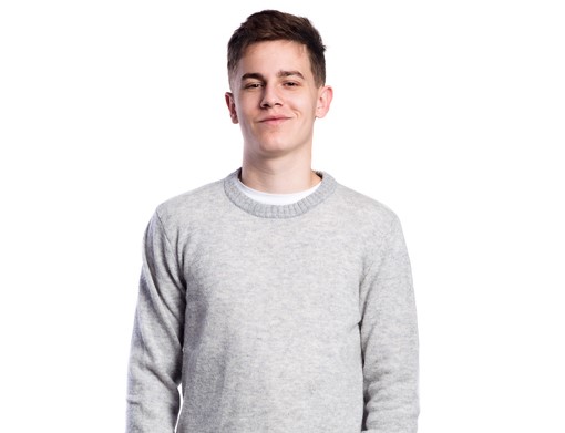 Mudanças naturais na puberdade e como sinal de crescimento. Foto: Thinkstock photos Adolescente, cabelo castanho, com uma camisola clara