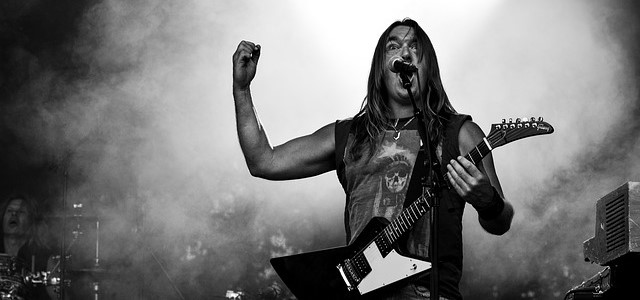 cantor, rocker, cantar, alto, congestão das cordas vocais, rouquidão