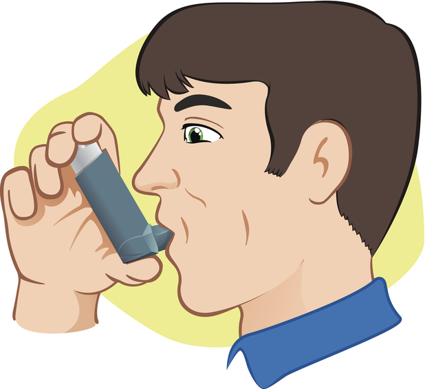 A tosse acompanha um ataque de asma. Fonte: Thinkstock Photos homem com spray inalador para a asma