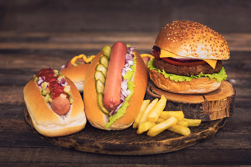 Um estilo de vida pobre é um fator desencadeante. Fonte: Pixabay Alimentação pouco saudável