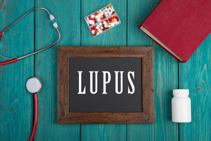Lúpus eritematoso sistémico: Como se manifesta, pode causar incapacidade?