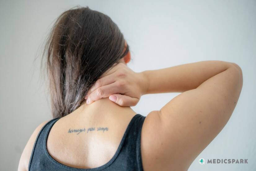 3 sintomas que acompanham a dor na coluna cervical. Conhece as causas?