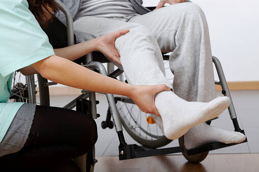Quais são as opções de tratamento para a esclerose múltipla?