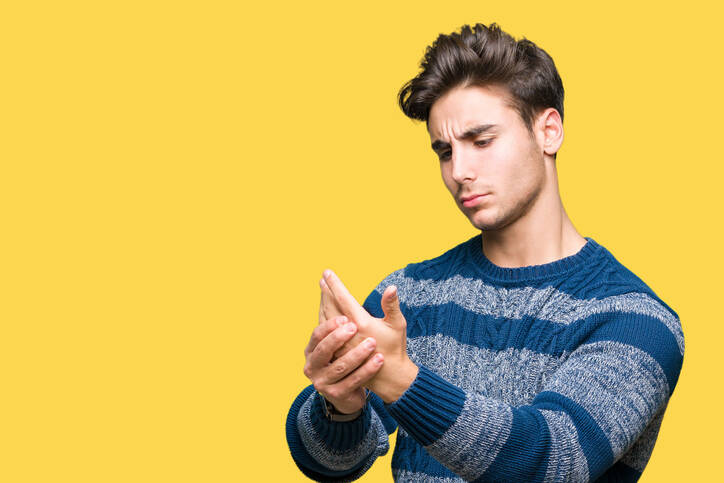 O reumatismo afecta o organismo em qualquer idade: porque é que surge e quais são os seus sintomas?