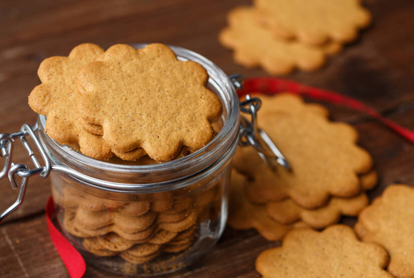 Receita de Natal de pão de gengibre com farinha de amêndoa para celíacos? Cozinhe bolos de Natal saudáveis connosco
