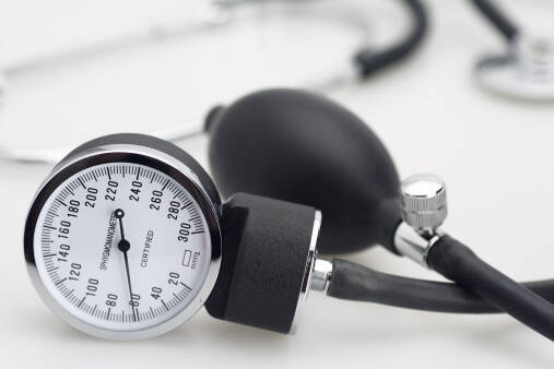 Sabe como utilizar corretamente um monitor de tensão arterial e como medir a tensão arterial?