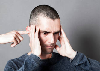 Ardor no ouvido: de uma corrente de ar ou da coluna cervical? Existem várias causas...