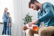 Alcoolismo: um problema comum nas famílias? Causas, sintomas e fases