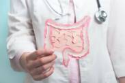 Ileus: O que é a obstrução intestinal e quais são os seus sintomas e causas?