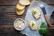 Como fazer uma receita saudável de peixe para barrar rápido e saboroso?