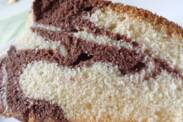 Bolo sem glúten? Receita de um bolo de chávena com coco ou nozes