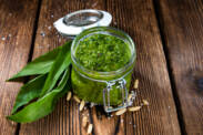 Pesto de alho de urso (para barrar)? Uma receita saudável para a limpeza da primavera