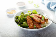 Receita de um ótimo tempeh teriyaki com brócolos e arroz