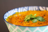 A tradicional sopa de abóbora numa versão saudável? Esta é a receita