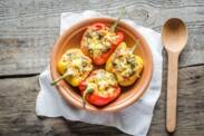 Receita saudável com pimentão fresco: como fazer pimentos assados recheados?